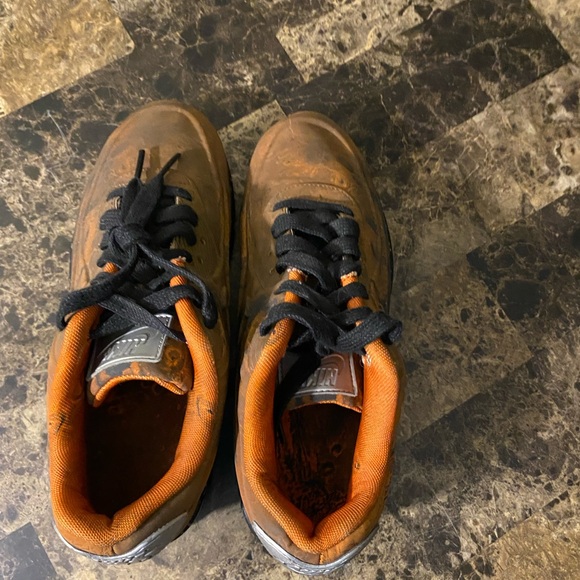 Orange and black camo boys air max - Picture 3 of 5